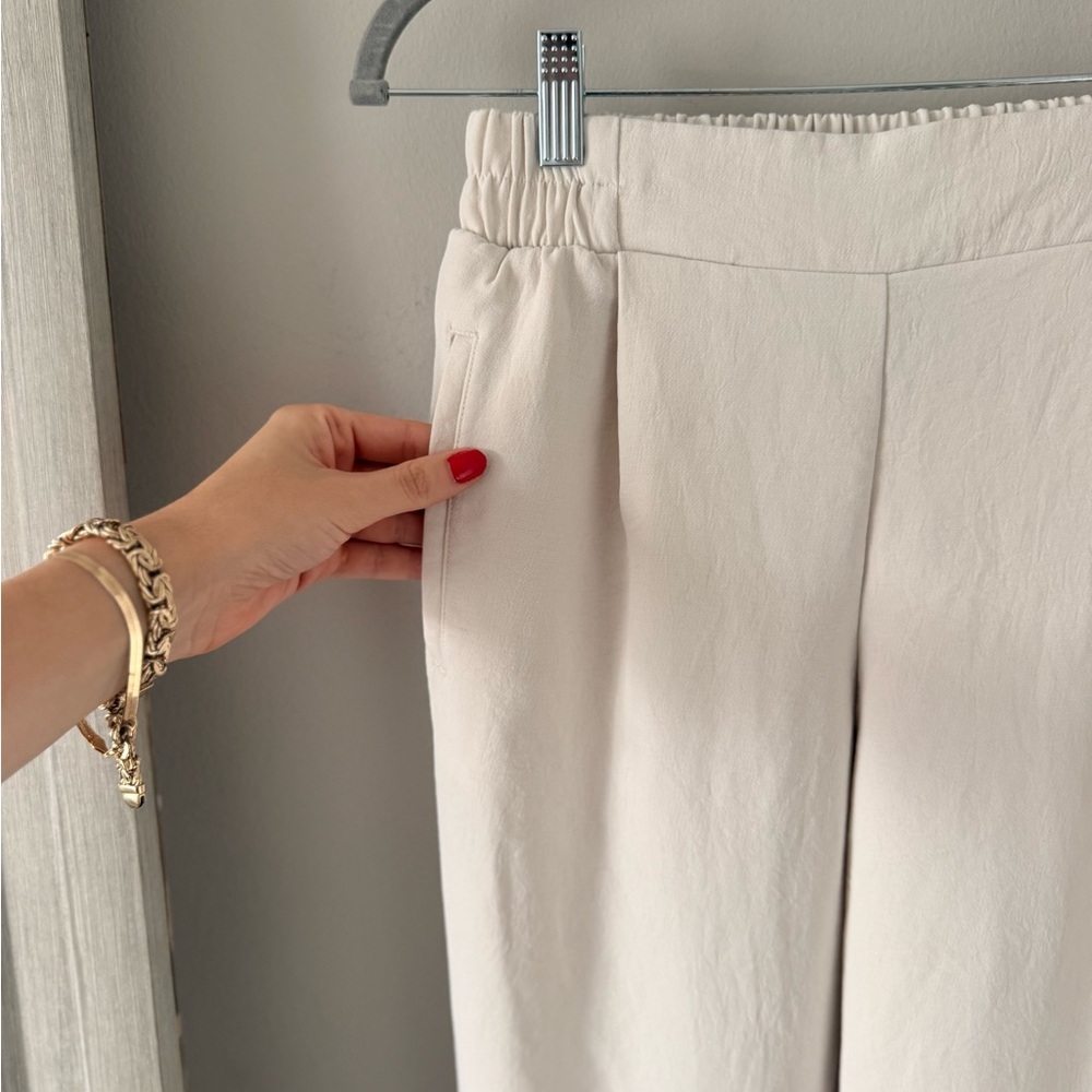 CHIC LIGHTWEIGHT PANTS - CAPSULE WARDROBE STAPLE PIECE - Picture 3 of 5